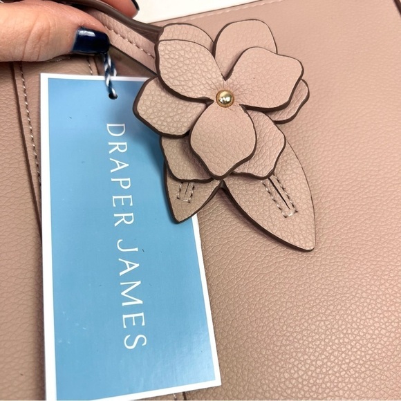 Draper James Elle Tote with Flower Key Fob - Picture 5 of 10